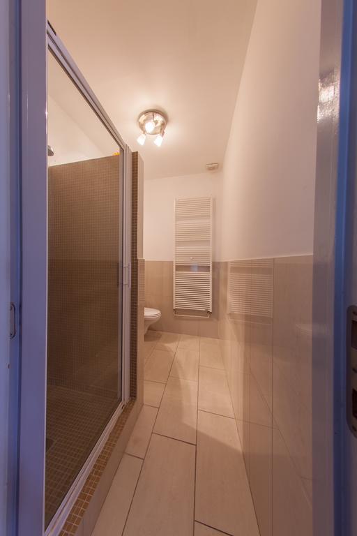 Mansard Apartment Antonovicha 4 Kiev Værelse billede