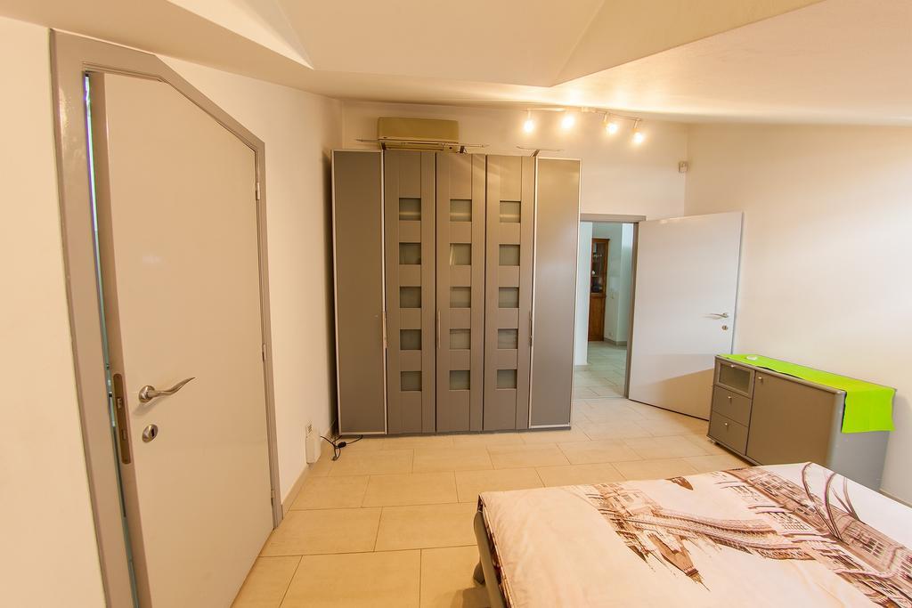 Mansard Apartment Antonovicha 4 Kiev Eksteriør billede